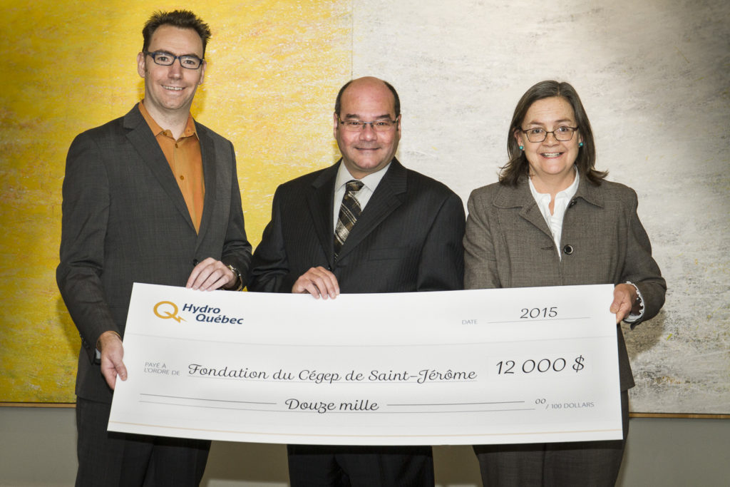 151126_fondation_chequeHydroQuebec_001_1